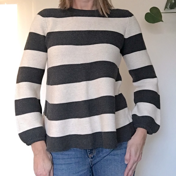 NWT LOFT Colorblock Balloon Sleeve Swing Shape Pullover Sweater, size Medium 🖤 - Picture 3 of 14